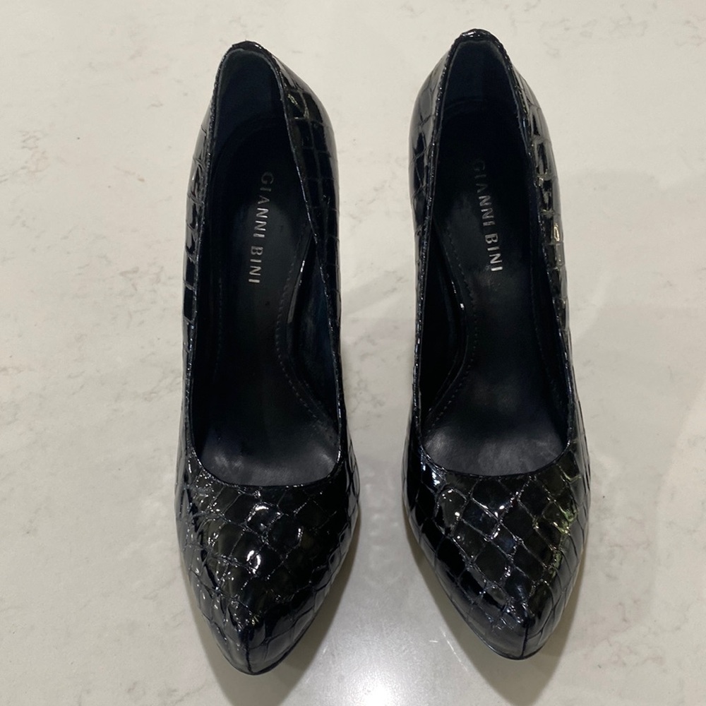GIANNI BINI black patent leather snake skin heels